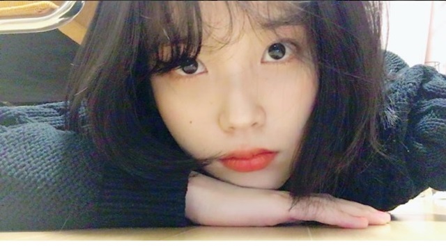 초근접 셀카, '굴욕없다!' 가수 아이유가 자신의 인스타그램을 통해 근황을 공개했다./아이유 인스타그램 캡처