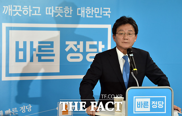 유승민 바른정당 의원이 29일 오후 서울 여의도 바른정당 당사에서 기자회견을 열고 11월13일 전당대회 출마를 선언했다. /여의도=이새롬 기자