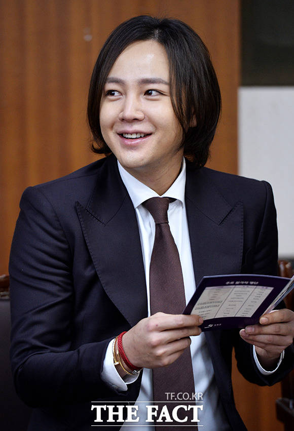 [TF포토] 장근석, '트렌디한 장발로 여심 장악' - 포토 | 기사 - 더팩트