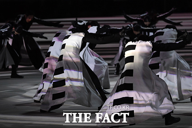 '2018 평창동계올림픽 폐회식'이 25일 오후 8시 강원도 평창 올림픽스타디움에서 열려 17일간의 여정을 마무리하고 대단원의 막을 내리고 있다. /임영무·남윤호기자