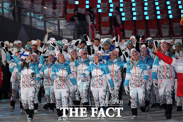 '2018 평창동계올림픽 폐회식'이 25일 오후 8시 강원도 평창 올림픽스타디움에서 열려 17일간의 여정을 마무리하고 대단원의 막을 내리고 있다. /평창=임영무·남윤호기자