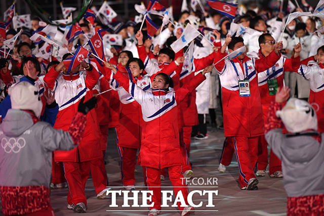 '2018 평창동계올림픽 폐회식'이 25일 오후 8시 강원도 평창 올림픽스타디움에서 열려 17일간의 여정을 마무리하고 대단원의 막을 내리고 있다. /평창=임영무·남윤호기자