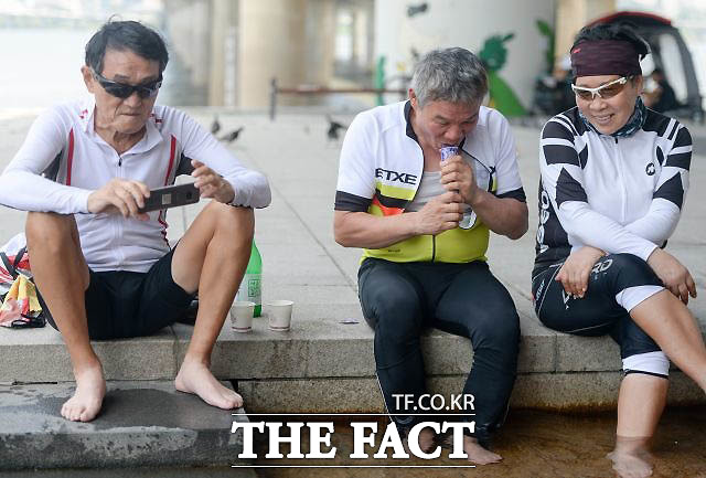 기세가 꺾일것 같았던 폭염이 다시 찾아왔다. 오늘(20일)은 어제 보다 더 전국적으로 폭염특보가 확대 되겠다./ 더팩트DB