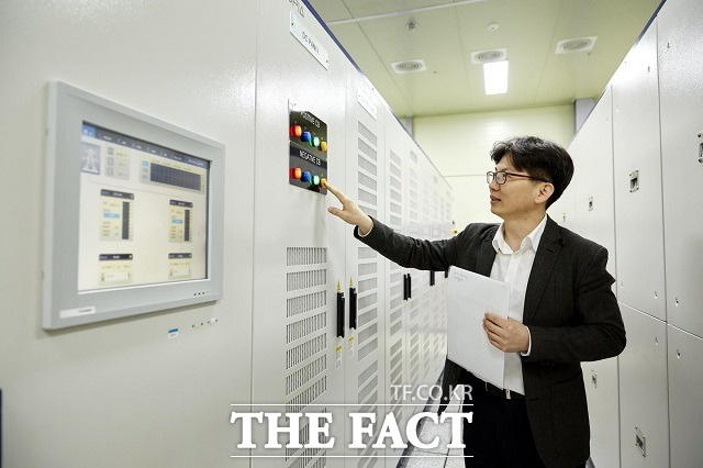 효성중공업은 11일 올해 상반기 ESS 매출이 지난해 같은 기간 대비 10배 늘어난 1500억 원을 기록했다고 밝혔다. 