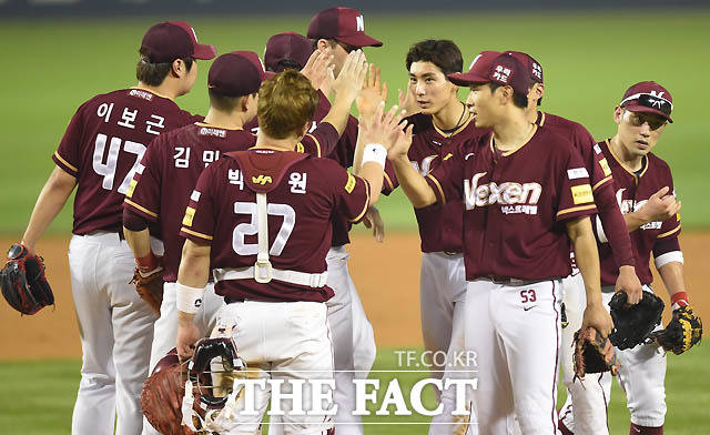  18일(화) 열리는 2018시즌 한국프로야구(KBO)프로야구 3경기를 대상으로 한 야구토토 스페셜 플러스 13회차 투표율을 중간 집계한 결과, 야구팬 54.40%가 넥센-두산(3경기)전에서 홈팀 넥센의 우세를 전망했다./더팩트DB