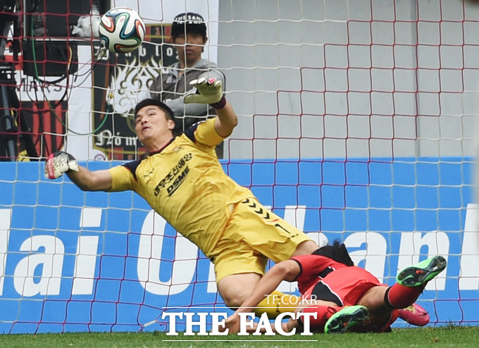  케이토토가 오는 20일(토)부터 22일(월)까지 벌어지는 국내프로축구 K리그1 6경기와 잉글랜드 프로축구(EPL) 8경기 등 총 14경기를 대상으로 한 축구토토 승무패 30회차에서 국내축구팬들은 첼시(홈)-맨유(원정)전에서 68.50%%가 홈팀 첼시의 승리를 예상했다./더팩트DB