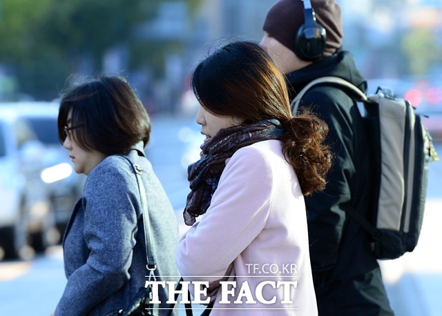 기상청에 따르면 10월의 마지막 날인 31일, 전국이 대체로 맑고 춥겠다. 아침 최저기온은 2~13℃, 낮 최고기온은 11~16℃로 낮겠다. /남용희 기자