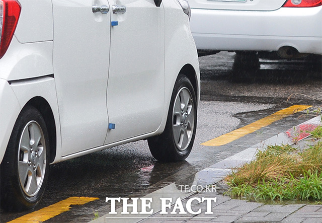 수익 감소에는 자동차 보험 적자세가 큰 영향을 미쳤다. 손보사들은 자동차 보험료 인상을 준비하고 나섰다. /더팩트DB