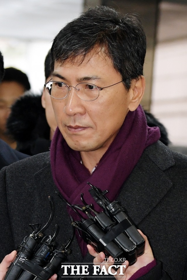 비서를 성추행한 혐의에 대해 2심에서 3년 6개월 실형을 선고받고 법정 구속된 안희정 전 충남지사에 대해 야권은 '당연하다'는 반응을 보였다. /이선화 기자