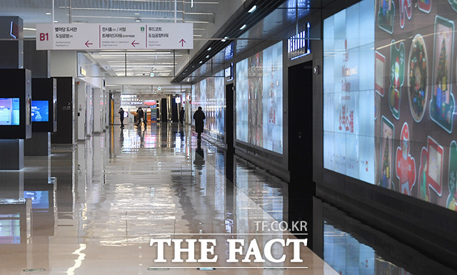 유통업계는 거리두기 2.5단계가 시행됐던 지난 8~9월 '보릿고개'가 다시금 찾아올 것을 우려하고 있다. /이동률 기자