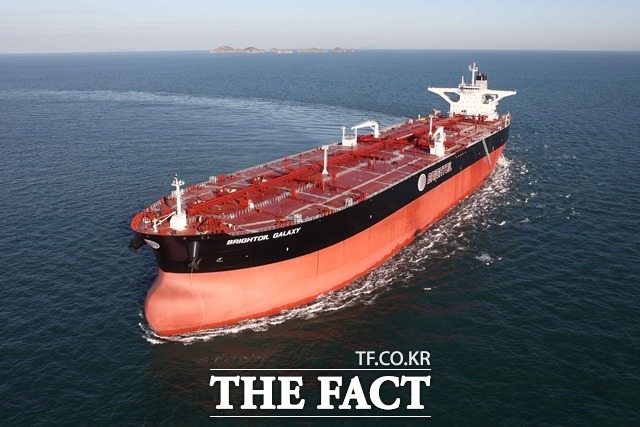 한국조선해양은 4일 지난해 매출 14조9037억 원, 영업이익 744억 원, 순이익 -8352억 원을 기록했다고 밝혔다. /더팩트DB