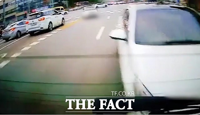 법규 위반 차량을 노려 고의적으로 사고를 낸 뒤 보험금을 받은 20대가 경찰에 붙잡혔다. / 대전경찰청 제공