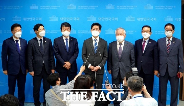 양승조 충남지사가 3일 국회 소통관에서 2차 정책 발표회를 갖고 있다. / 선거캠프 제공