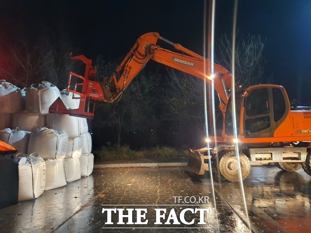 충남 아산시가 동절기 폭설에 대비해 제설장비 배치를 완료하고 비상 소집 훈련을 실시했다. / 아산시 제공