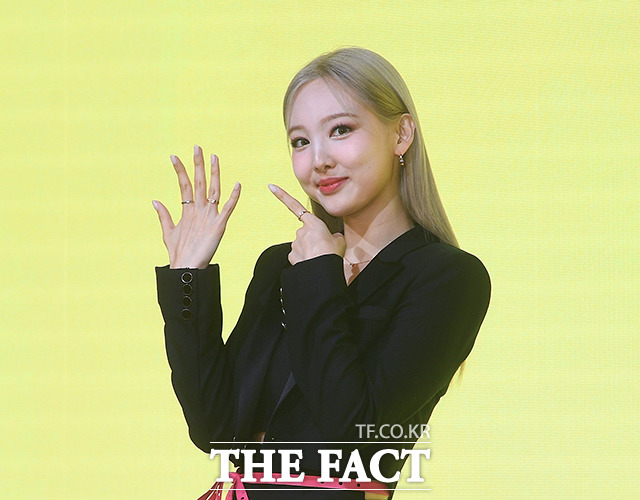 트와이스 나연이 빌보드 메인 차트 '빌보드 200'에서 7위를 차지하며 K팝 솔로 아티스트 사상 처음으로 해당 차트 톱 10에 이름을 올렸다. /이동률 기자