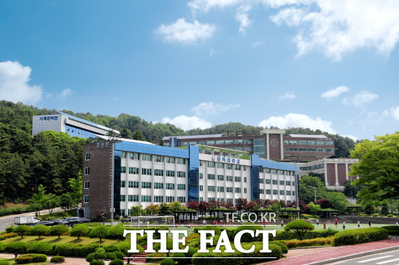 대덕대학교는 지난 달 창단 야구부 초대 감독에 한화 이글스 2군/3군 감독 출신인 전대영 감독을 채용하며 진용 갖추기에 속도를 내고 있다. / 대덕대 전경