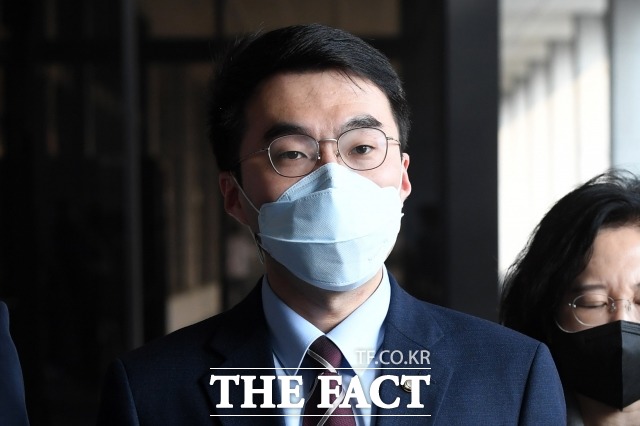 '친명' 김남국 의원은 16일 검찰로 송치된 이재명 대표의 성남FC 후원 의혹과 관련해 