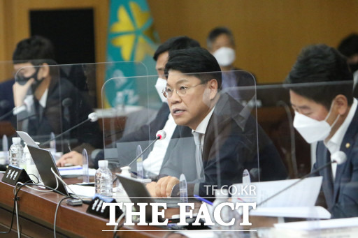 국민의힘 장제원 의원이 대전시 주민참여예산에 대해 질의하고 있다 / 대전=최영규 기자