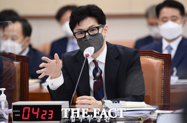 한동훈 법무부 장관은 김 의원의 입장 표명에