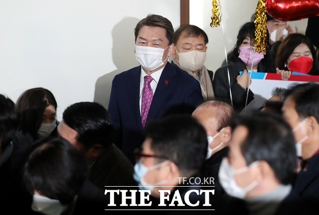 안 의원은 나 전 의원을 공개 비판한 국민의힘 초선 의원들의 성명서에 대해 