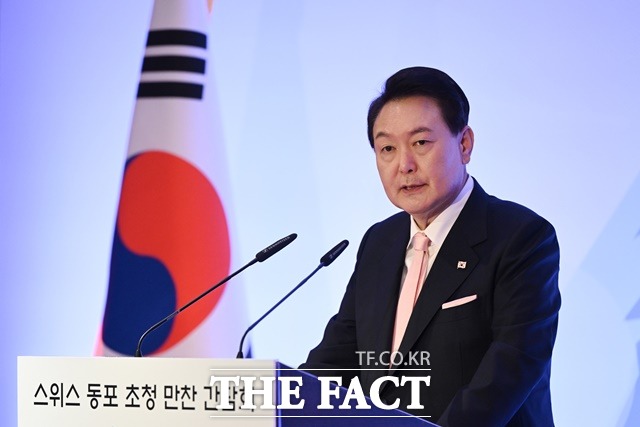 윤석열 대통령은 19일(현지시간) 스위스 현지에서 