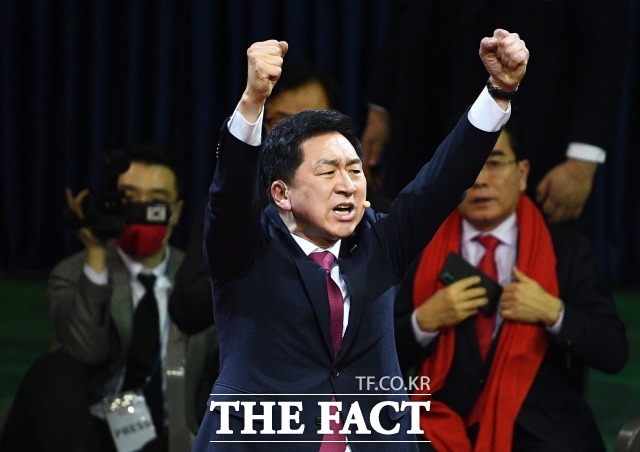 김기현 국민의힘 당대표 후보는 나경원 전 의원의 집을 찾아가 힘을 합치자고 제안했다고 4일 밝혔다. /이동률 기자