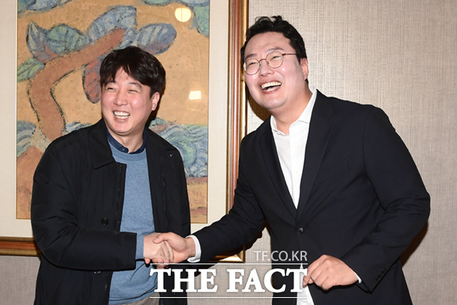 이준석 국민의힘 전 대표(왼쪽)는 이날 오찬 간담회에 참석해 김기현 후보와 안철수 후보를 비판하면서 개혁후보 4인방에 힘을 실어줬다. /이새롬 기자