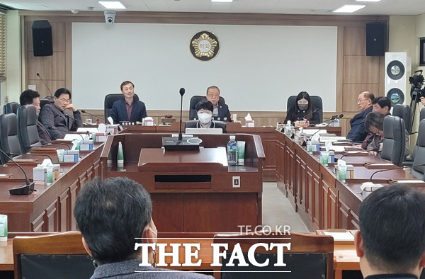 21일 논산시의회 산업건설위원회 상임위에서 공동상표 사용에 관한 조례 일부개정 조례안이 가결됐다./논산=최웅 기자