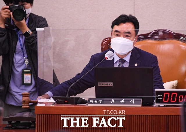 윤관석 더불어민주당 의원은 '돈봉투 전달' 정황이 담긴 녹취록에 대해 