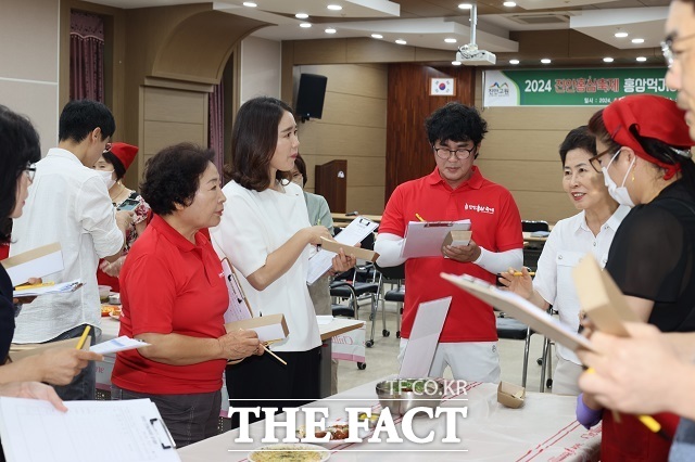 진안군이 '2024 진안홍삼축제' 참가 먹거리 부스에 대한 음식 품평회를 개최했다. /진안군