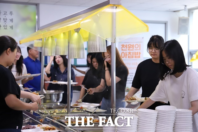 경남도립남해대학이 1학기에 이어 2학기에도 재학생을 대상으로 ‘천원의 아침밥’을 제공한다./남해대학