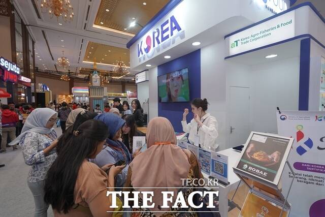인니 FLEI 프랜차이즈 박람회 한국관이 문전성시를 이루고 있다. / 한국농수산식품유통공사