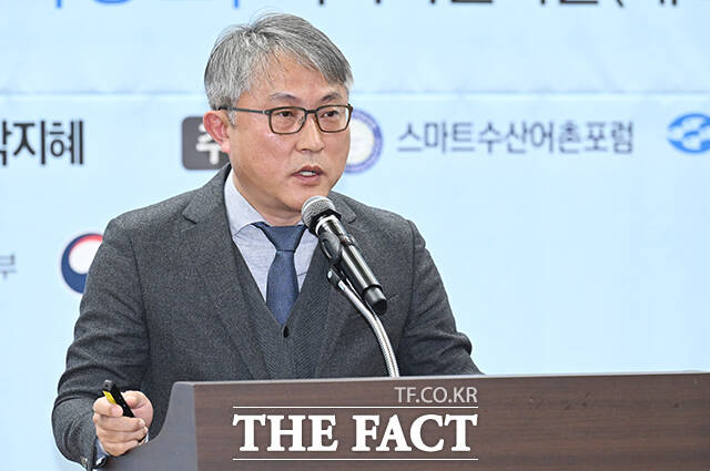 서성호 전 한국수산자원공단 기술개발실장이 25일 오전 서울 여의도 국회에서 열린 에너지전환시대 해상풍력특별법 정책토론회에 참석해 주제발표를 하고 있다. /국회=박헌우 기자