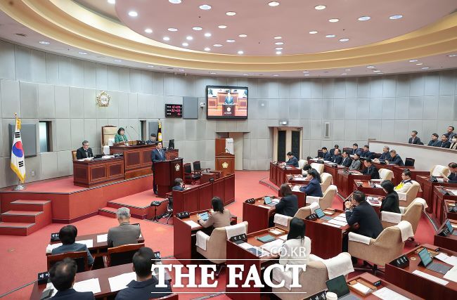 임병택 시흥시장이 26일 시흥시의회에서 시정 연설을 하고 있다./시흥시