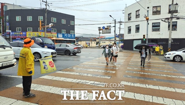 신청 대상은 노인공익활동의 경우 65세 이상 기초연금 및 직역연금 수급자가 해당되며 노인역량활용사업은 65세 이상(일부 유형은 60세 이상), 시장형 사업과 취업지원형 사업은 60세 이상이면 누구나 신청 가능하다. / 정읍시