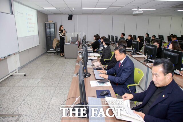 당진시의회는 지난달 29일부터 12월 2일까지 디지털 역량 강화 교육을 실시했다. /당진시의회