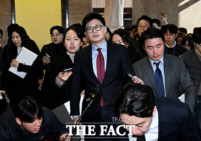 사진은 한동훈 국민의힘 대표가 9일 오전 서울 여의도 국회에서 열린 의원총회에 참석하고 있는 모습. /국회=배정한 기자