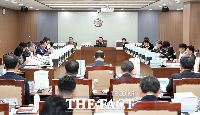 충남도의회 예산결산특별위원회가 2025년도 충남도 예산안과 기금운용계획안 11조 7671억원을 심의한 결과 81억 6448만원 을 최종 삭감했다. /충남도의회