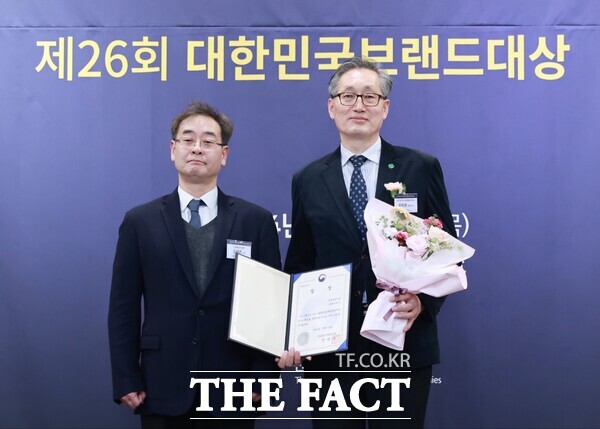 대전 꿈돌이택시가 12일 열린 올해의 대한민국 브랜드대상에서 우수상(산업통산자원부 장관상)을 받았다./대전시