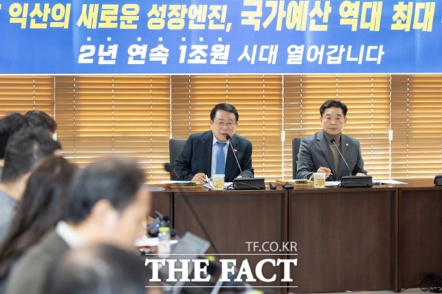 정헌율 익산시장은 2025년도 국가 예산 1조115억 원을 확보했다고 12일 밝혔다/익산시