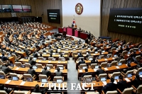  박성재 법무부 장관·조지호 경찰청장 탄핵소추안 가결 [TF사진관]