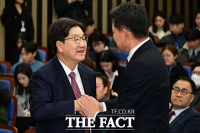  與 신임 원내대표에 '친윤 권성동' 당선 [TF사진관]