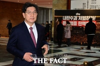  본회의 참석하는 권성동 원내대표 [포토]