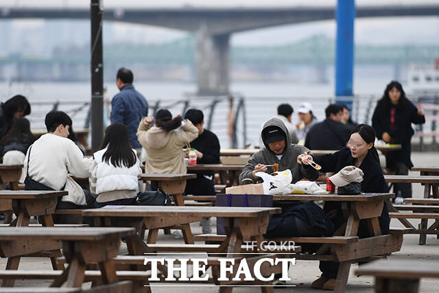 강서한강공원은 지난달 27일 강서구청에서 '강서한강공원길'로 도로명주소 부여를 완료했으며, 망원과 난지한강공원은 내년 중 해당 자치구에서 추진할 계획이다. /더팩트 DB