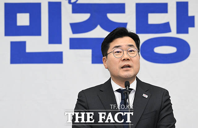 박찬대 더불어민주당 원내대표가 16일 오후 서울 여의도 국회에서 열린 의원총회에 참석해 모두발언을 하고 있다. /국회=박헌우 기자