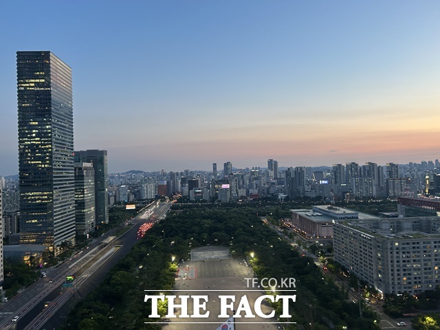  한은 '금융상황 안정적이지만…금리인하 잠재리스크 상존'