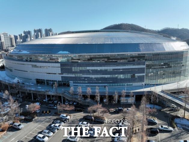 경륜경정총괄본부가 광명스피돔에 구축한 건물 일체형 태양광 발전설비./국민체육진흥공단