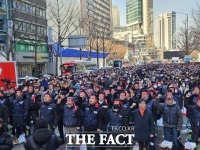  결국 '사상 첫 단독 파업' 기업은행 노조, 거리로 나선 까닭은