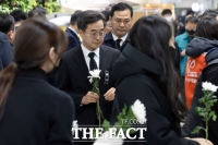  무안공항 합동분향소 찾은 김동연 “1410만 경기도민 마음 담아 위로”