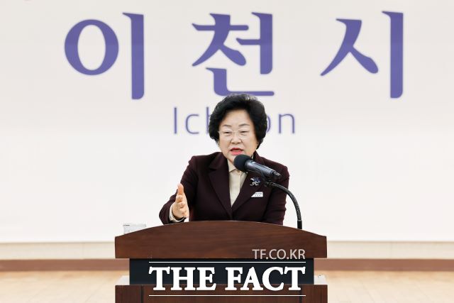 김경희 이천시장이 7일 신년기자회견에서 발언하고 있다./이천시